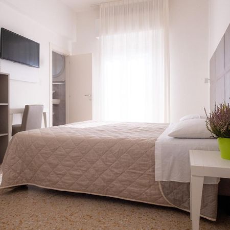 Hotel Silver リミニ エクステリア 写真