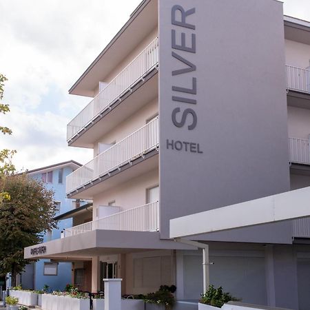 Hotel Silver リミニ エクステリア 写真