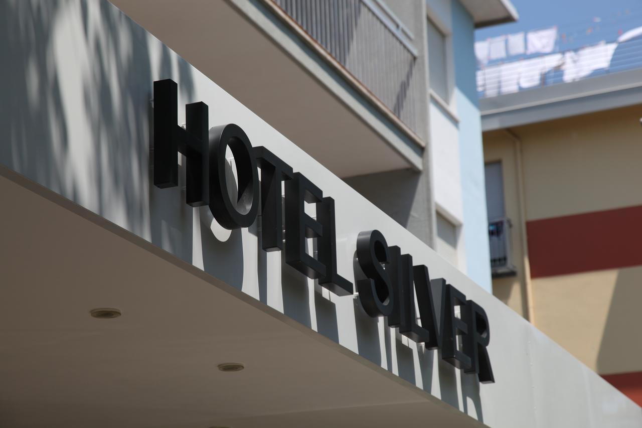 Hotel Silver リミニ エクステリア 写真